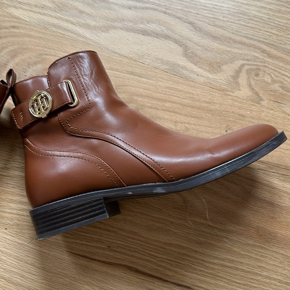 Tommy Hilfiger brown women's boots size 10M - Picture 8 of 9